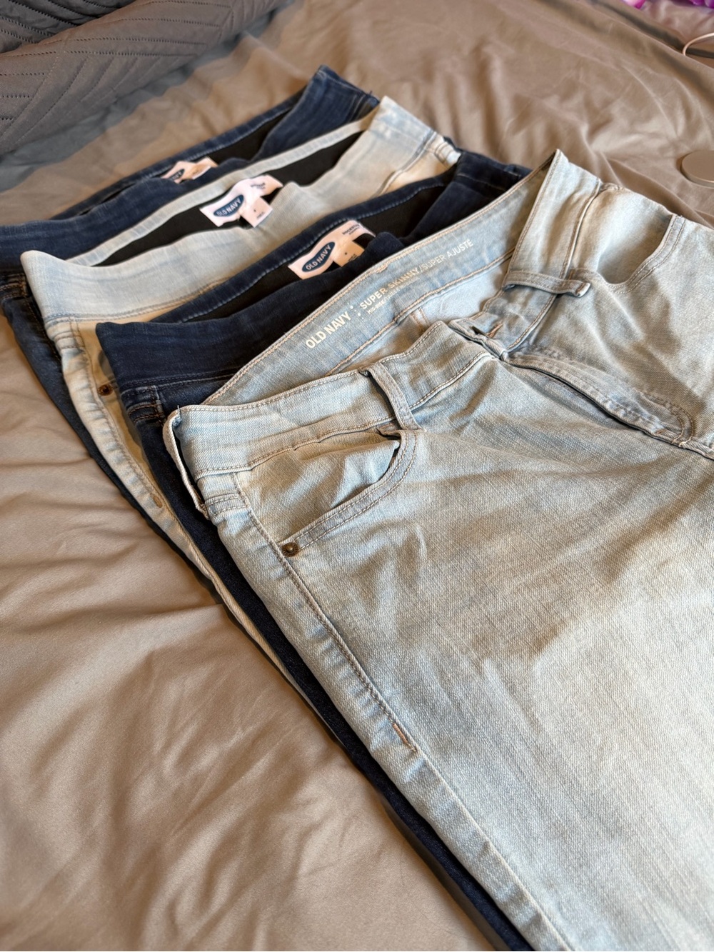 Old Navy Women’s Jeans Bundle of 4